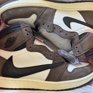 Travis Scott Fragment X Air Jordan 1 Mocha Sneakers
